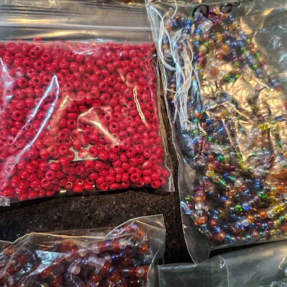 Assorted Seed Beads in Multiple Colors - Picture 14 of 15
